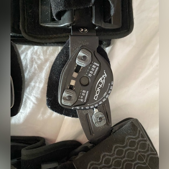 DonJoy Other Donjoy Adjustable Lockable Black Hinged Knee Brace